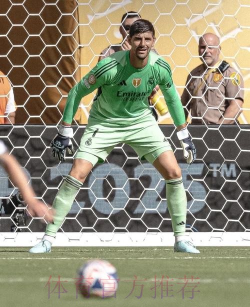 库尔图瓦本场9次扑救、预期扑出0.86球 获评8.9分 库尔图瓦本场9次扑救、预期扑出0.86球 获评8.9分